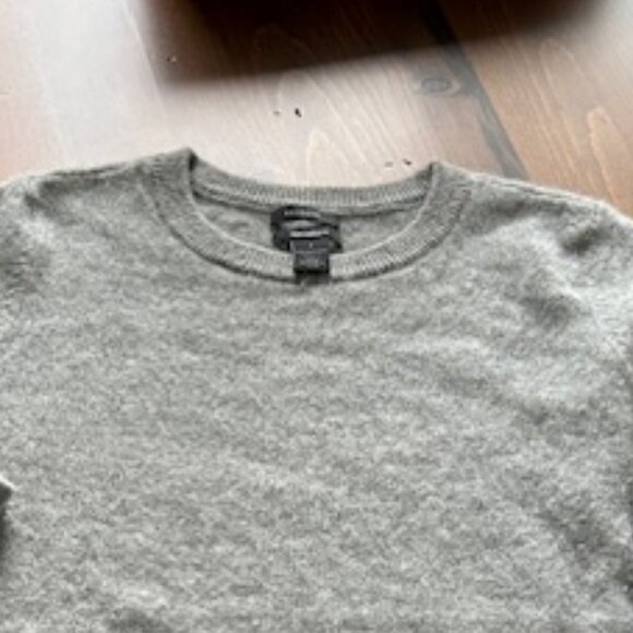 100% Cashmere Crew Neck Sweater Size Small - Picture 2 of 7